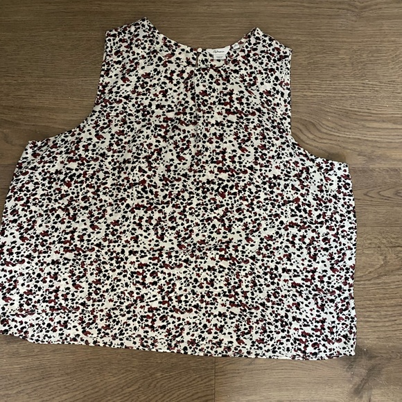 Plus size top - Picture 1 of 3